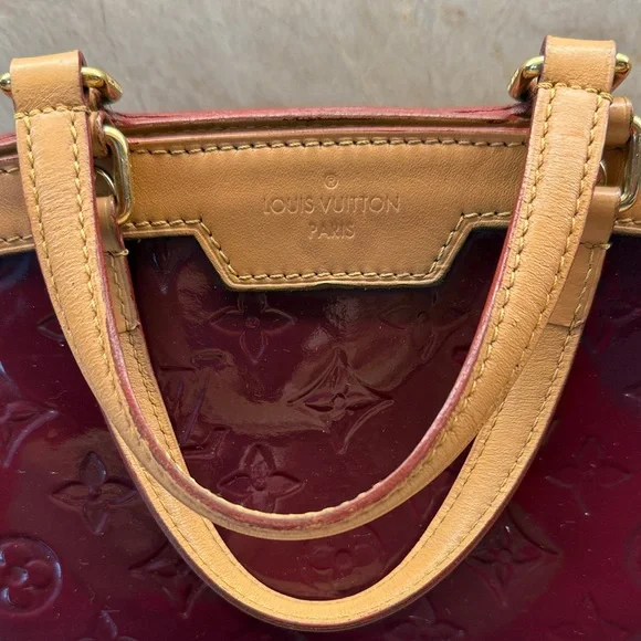 Louis Vuitton Authentic Vernis Brea Handbag with COA - Picture 2 of 15